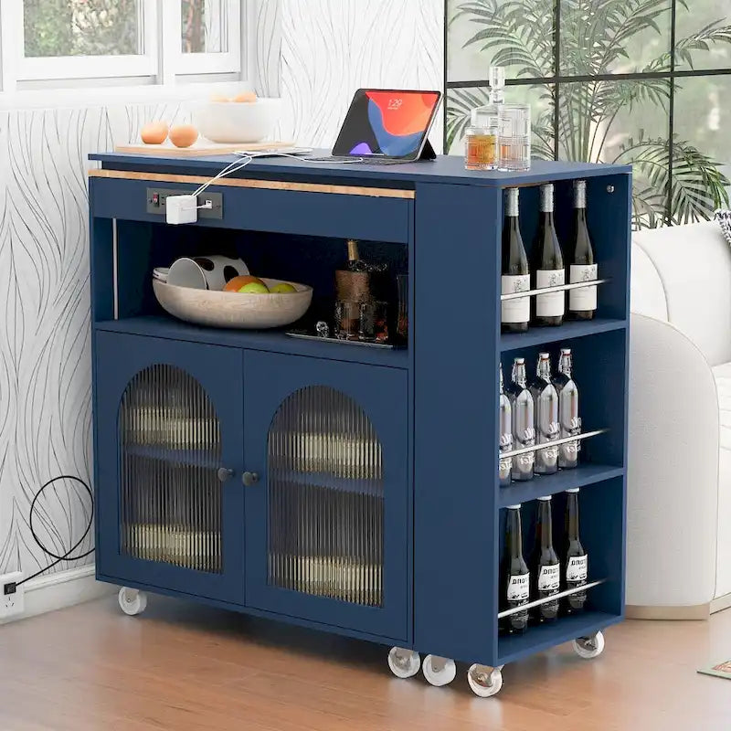 Placard-îlot de cuisine sur roulettes avec portes en verre cannelé et éclairage